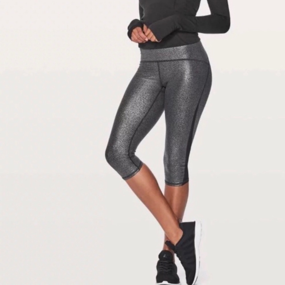 NWT- Collectors Edition- Lululemon Crops sz. 6